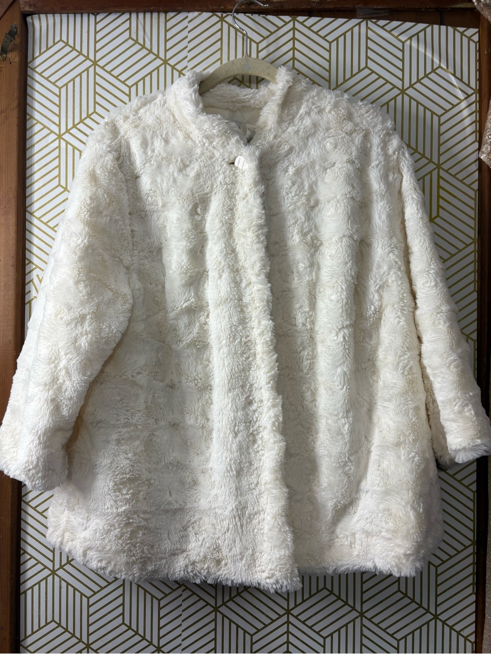 Alfred Dunner Cream Faux Fur Teddy Jacket 16W